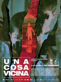 Una cosa vicina filmas