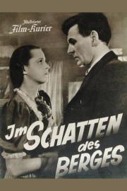 Im Schatten des Berges filmas