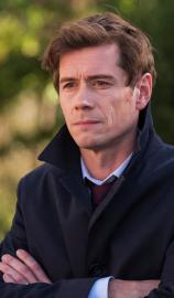 Above Suspicion filmas