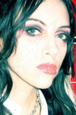 Roxy Saint
