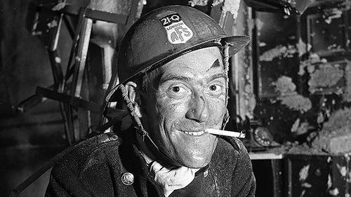 The Bells Go Down filmas žiurėti online