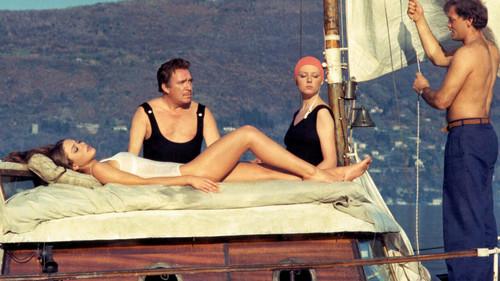 La stanza del vescovo filmas žiurėti online