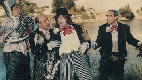 Автомобиль, скрипка и собака Клякса filmas žiurėti online