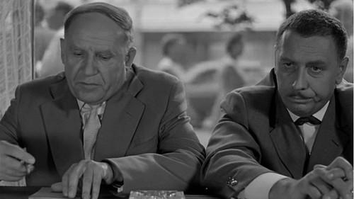 Give Me a Complaints Book filmas žiurėti online