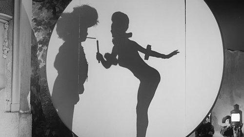 A Scandal in Paris filmas žiurėti online