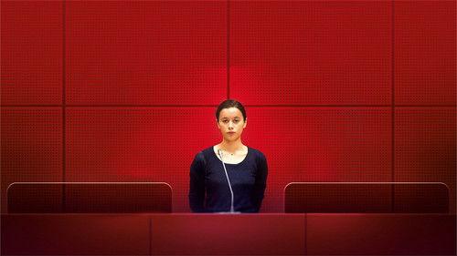 Mergina su apyranke filmas žiurėti online