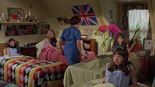 Don't Raise the Bridge, Lower the River filmas žiurėti online