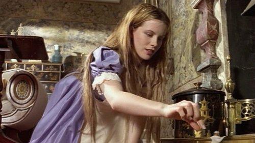 Alice Through the Looking Glass filmas žiurėti online