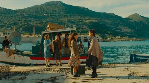 Alone With Her Dreams filmas žiurėti online