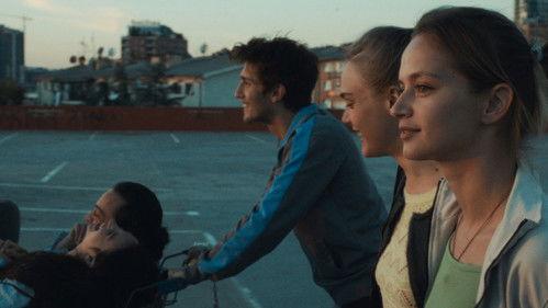 Bota jonë filmas žiurėti online