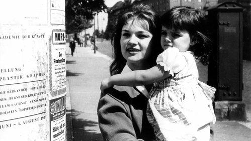 Don’t Forget My Little Traudel filmas žiurėti online