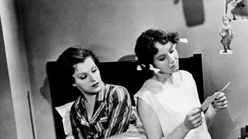 Sing As We Go filmas žiurėti online