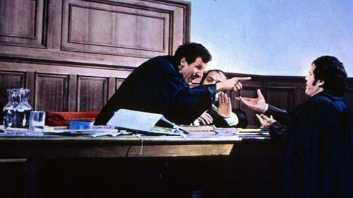 Will the Lawyer Franco Benenato Be Able to Defeat his Arch Enemy the Magistrate Ciccio De Ingras? filmas žiurėti online