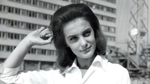 Strange Girl filmas žiurėti online