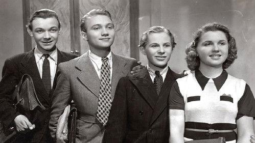 We Study After School filmas žiurėti online