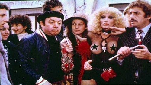 Tutti a squola filmas žiurėti online