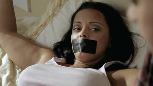 Villa Captive filmas žiurėti online