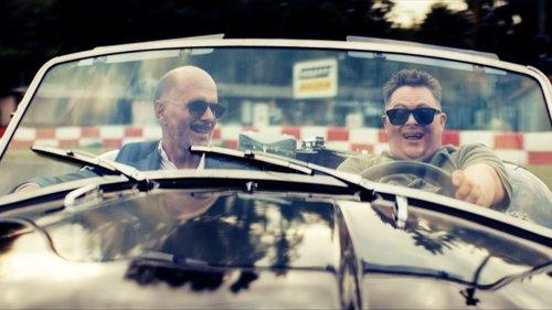 Ganzer halber Bruder filmas žiurėti online