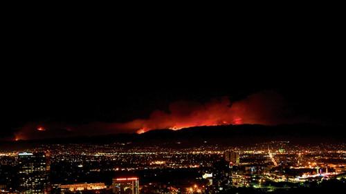 Artifact filmas žiurėti online