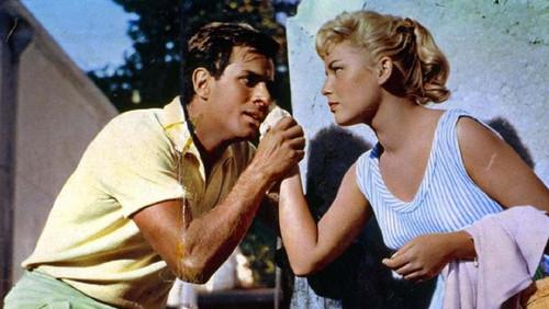 Holiday Island filmas žiurėti online