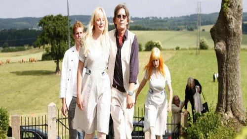 En mand kommer hjem filmas žiurėti online