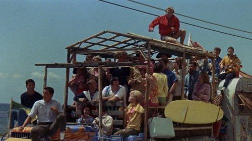 Bikini Beach filmas žiurėti online