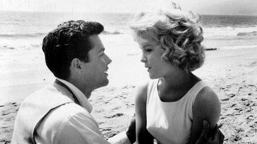 Bachelor Flat filmas žiurėti online