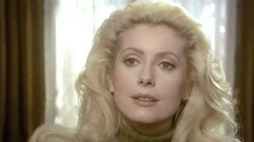 La Femme aux bottes rouges filmas žiurėti online