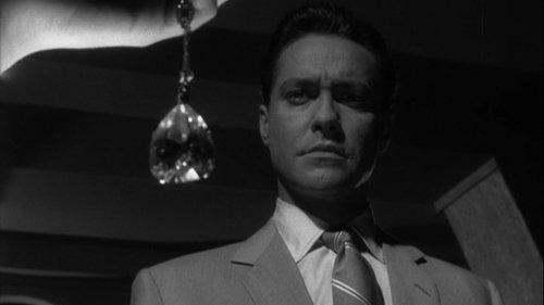 Chase a Crooked Shadow filmas žiurėti online