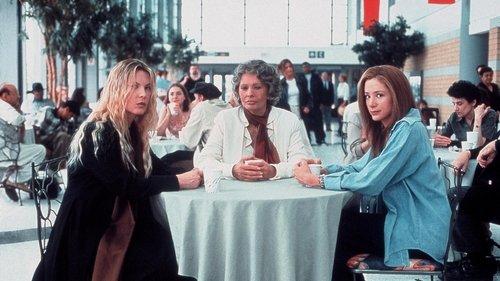 Between Strangers filmas žiurėti online