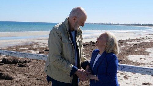 Never Too Late filmas žiurėti online