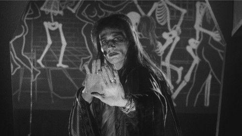 The Moon Over the Alley filmas žiurėti online