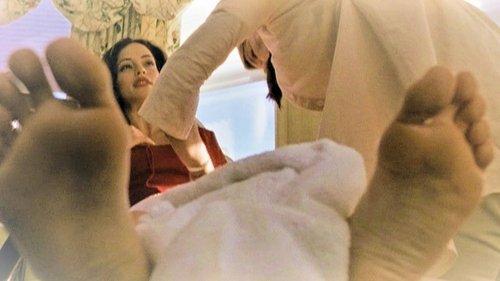 Suddenly Naked filmas žiurėti online