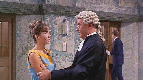 Hostile Witness filmas žiurėti online