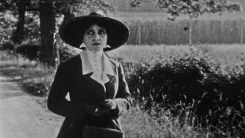 East Is East filmas žiurėti online