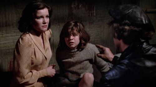 A Stranger Is Watching filmas žiurėti online