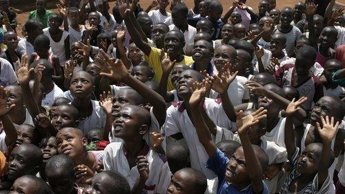 Sometimes in April filmas žiurėti online