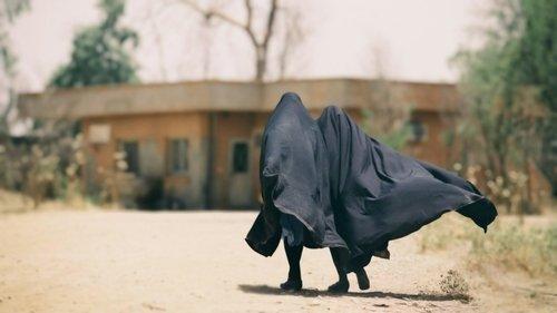 The Villa Complex Residents filmas žiurėti online