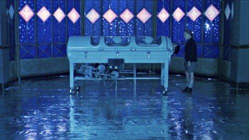 In a Glass Cage filmas žiurėti online