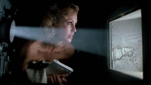 Strangers Kiss filmas žiurėti online