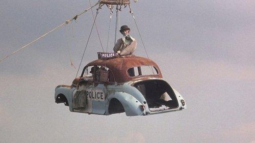 The Bed Sitting Room filmas žiurėti online