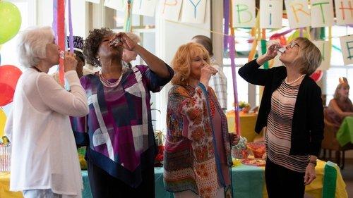 Queen Bees filmas žiurėti online