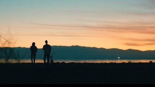 Don't Come Back from the Moon filmas žiurėti online