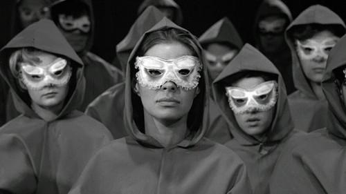 Sin in the Suburbs filmas žiurėti online