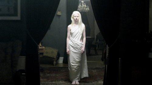 Maskeblomstfamilien filmas žiurėti online