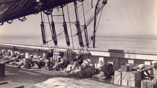 Seas Beneath filmas žiurėti online