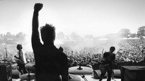 Beyond Barricades filmas žiurėti online