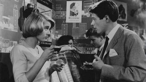 Please Turn Over filmas žiurėti online