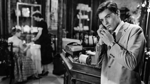 When a Woman Meddles filmas žiurėti online