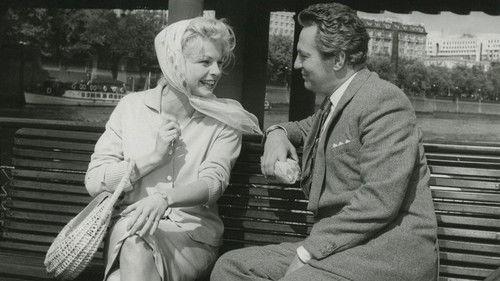 No Love for Johnnie filmas žiurėti online